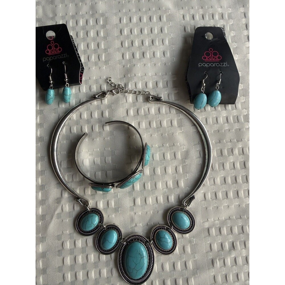 Paparazzi Jewelry Set Silver Tone Necklace & Earrings & Bracelet Turquoise